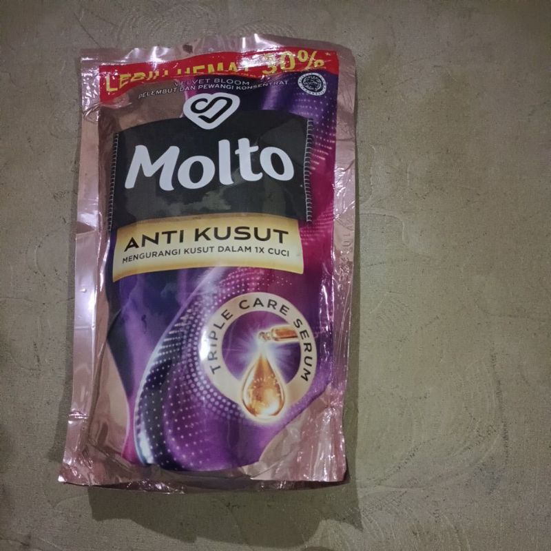 MOLTO ANTI KUSUT720ML