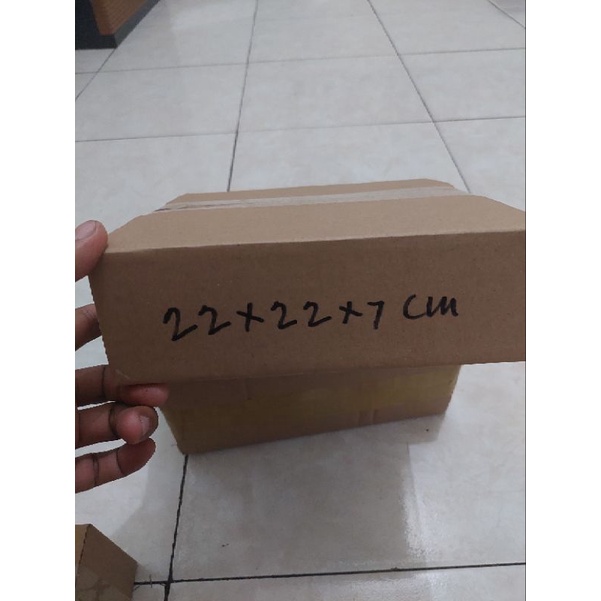 

kardus packing 22x22x7 cm