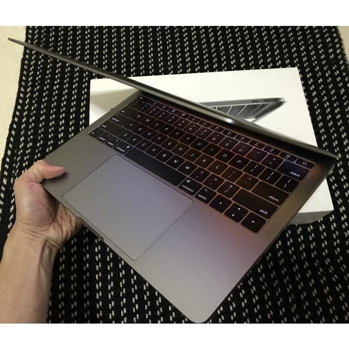 {bekas}  FULSET MACBOOK PRO RETINA 2017 13 MPXT2 256GB GREY GARANSI 2019 Berkualitas