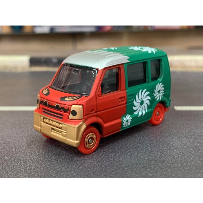 2013 Lucky Tomica Good Luck Charm Lucky Lion (Shishimai)- Suzuki Every