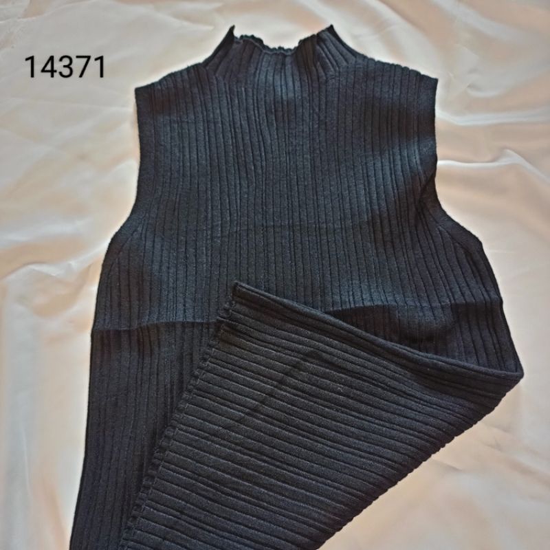 INNER TANPA LENGAN RAJUT PREMIUM TURTLUNECK IMPORT