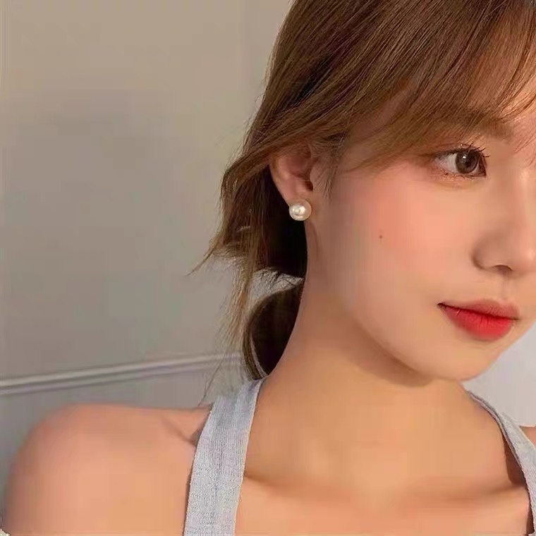 Anting Tusuk Simple Mutiara Putih Klasik Elegant