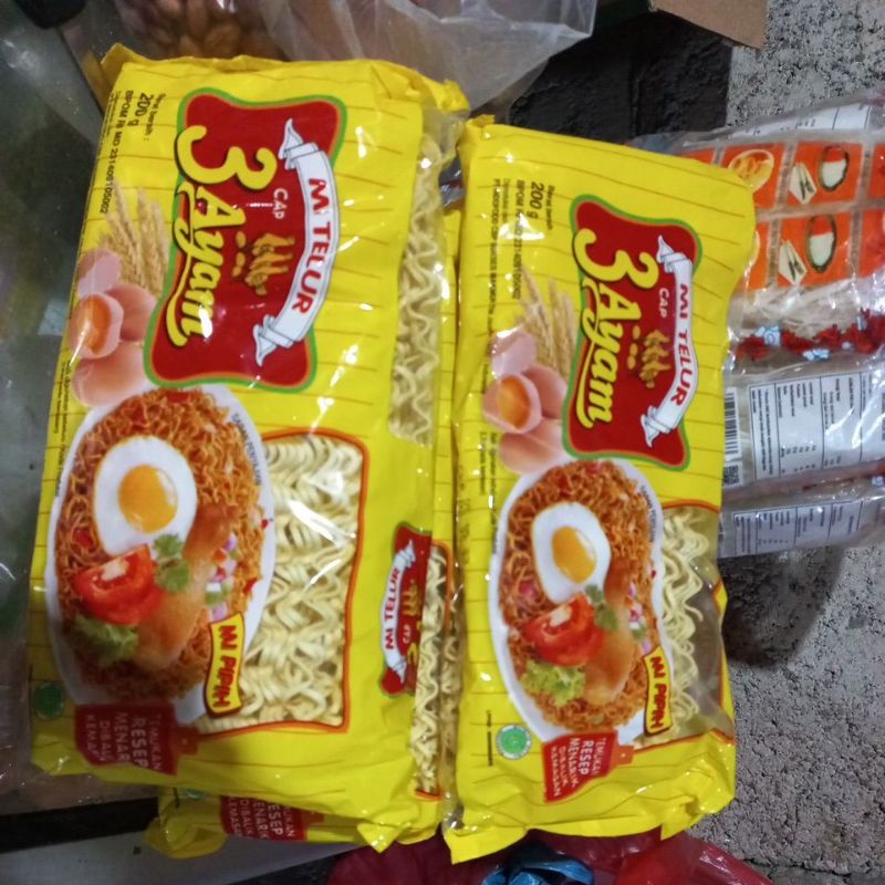 

mie telor cap 3 ayam 200 gr
