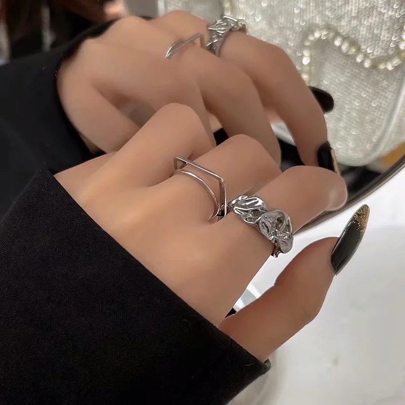 Cincin Model Terbuka Gaya Kepribadian Sederhana