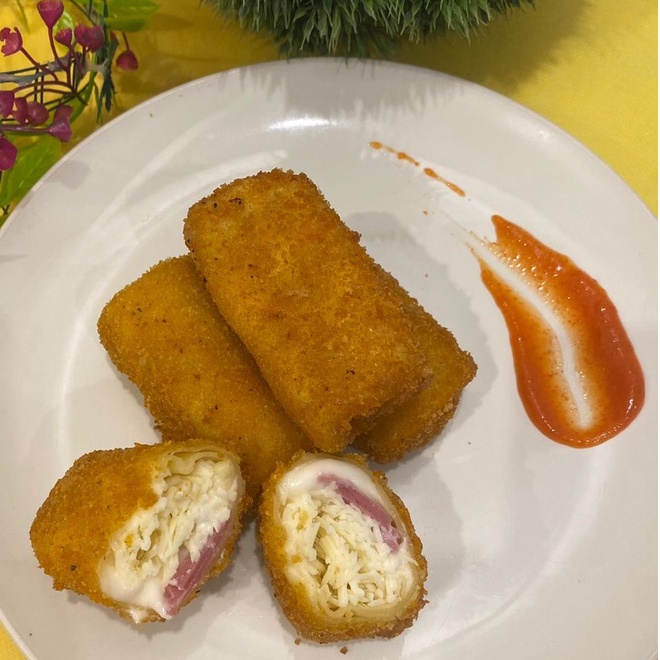 

Risoles Mayo / Risol Smoked Beef. Frozen Food, Makanan Beku