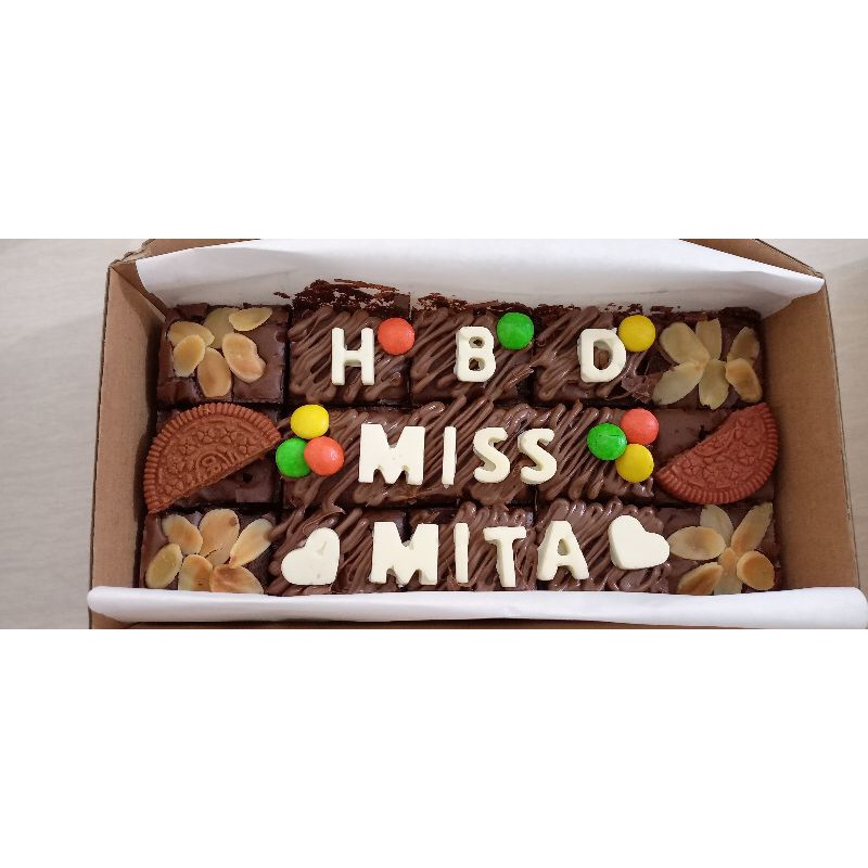 

BROWNIES UCAPAN