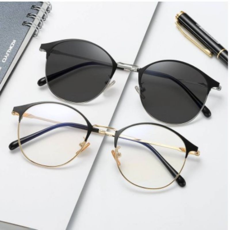 2 In 1 Kacamata Lensa Photocromic Anti Radiasi Wanita Pria Kacamata Bingkai Titanium Perubahan Warna Photochromic Tmall88 KM299