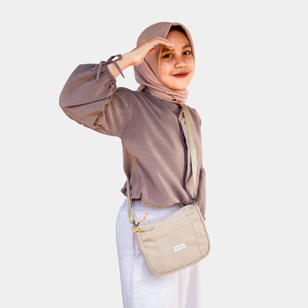 Rochinku Micha Series Tas Slingbag Wanita