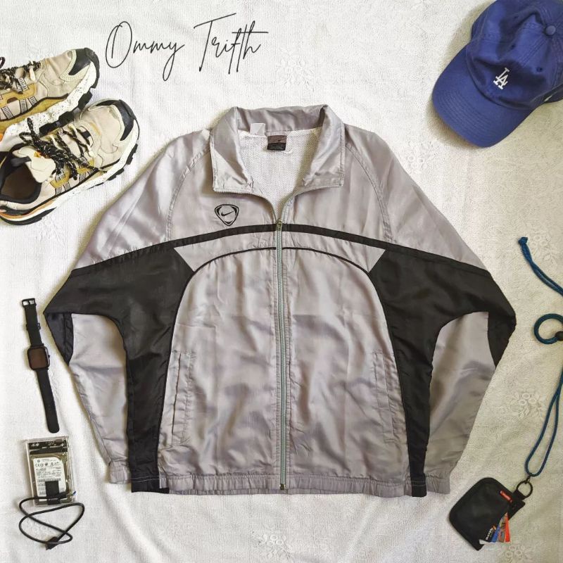 Thrift Jaket windbreaker / vintage / running Nke