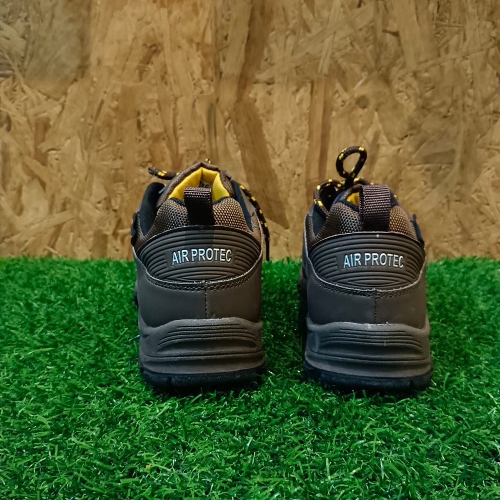 Sepatu Hiking Pria Air Protec Braver Trekking Shoes Original