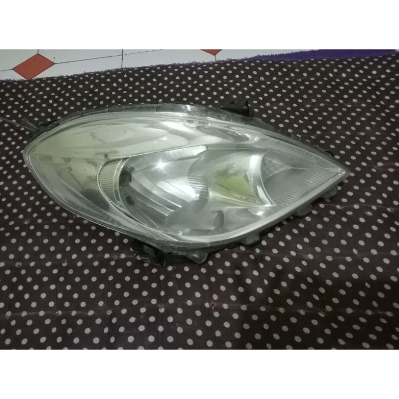HEADLAMP ATAU LAMPU DEPAN NISSAN ALMERA RH/KANAN