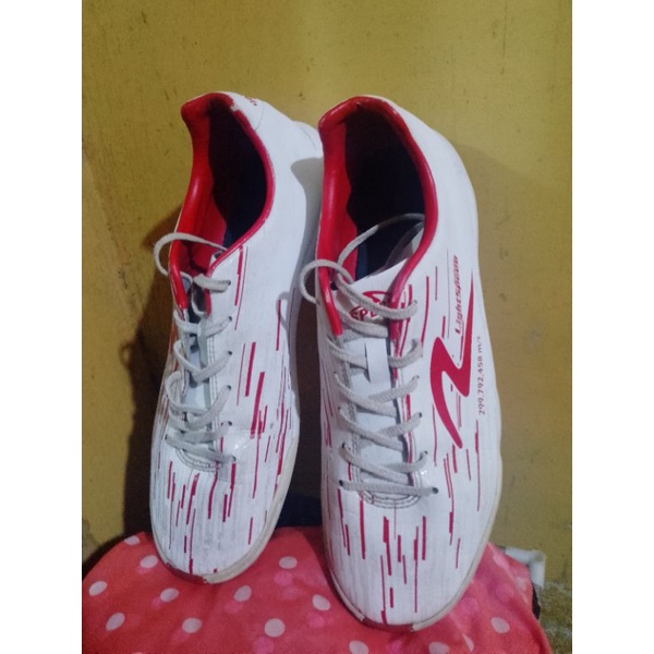 Sepatu futsal Specs ls reborn second Size 41