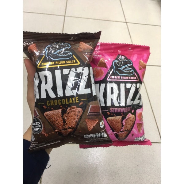 Krizzi Snack Rasa Cokelat Strawberry