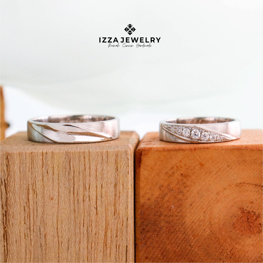 Cincin Couple bahan Emas Putih 5% dan Perak 925 Ukir Nama Custom