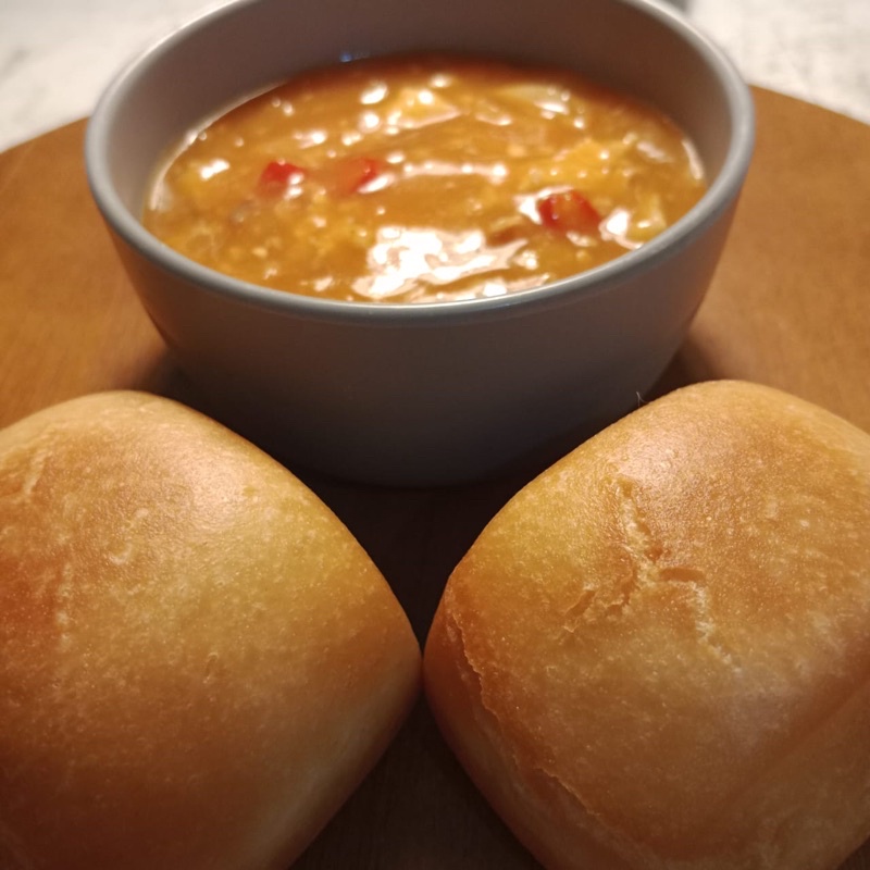 

Roti mantau goreng saus Chili Singapur