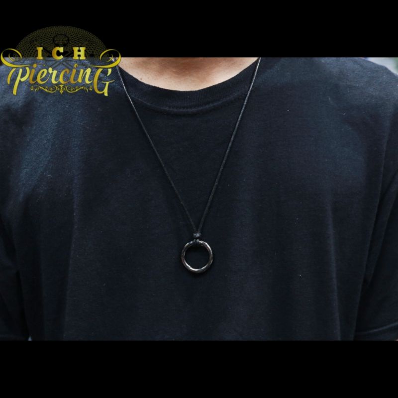 kalung tali liontin bulat warna hitam / kalung tali Korea terbaru / ICH PIERCING