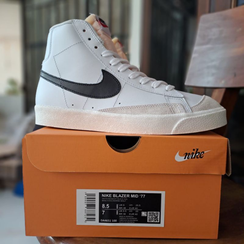 Nike Blazer MID 77