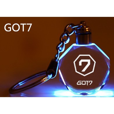 Gantungan Kunci KPOP BTS BLACKPINK GOT7 EXO TWICE SEVENTEEN Dengan Lampu LED Kristal DIY