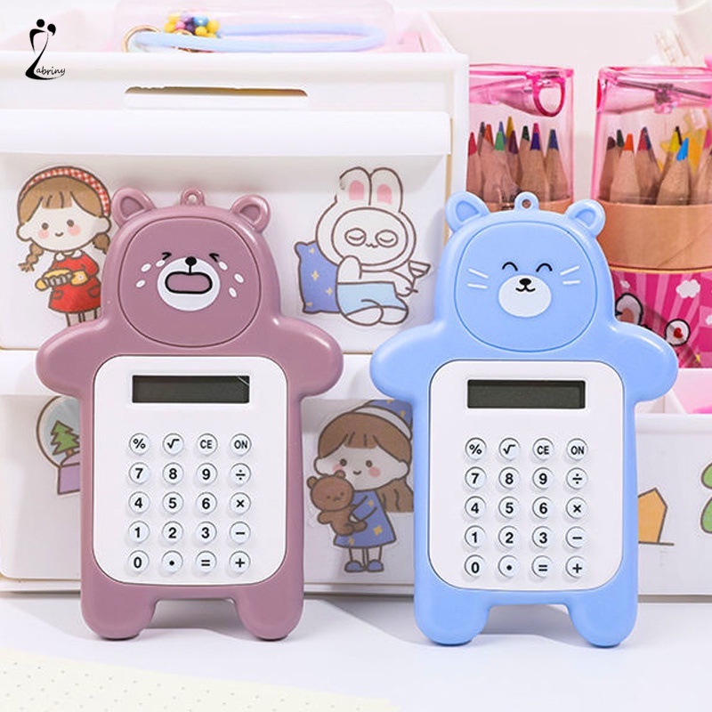 

Kalkulator 8 Digit Mini Portable Motif Beruang Calculator Travel Tombol Karet / Creative Bear calculator Slim Palm Mini Student Pocket Computer Sekolah Stationary Warna Unik Z