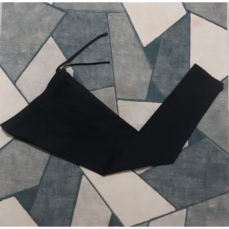 Jeans Uniqlo Hitam Pria L