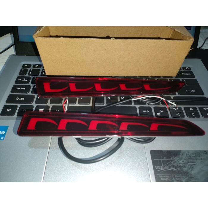 Lampu Reflektor Bumper Belakang Led Lamp Mobil Toyota Raize Model L