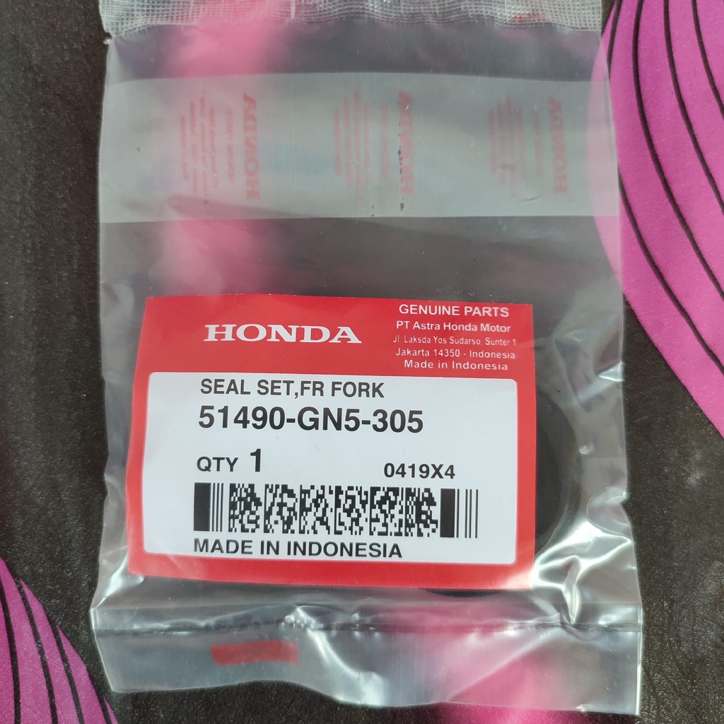 SEAL TUTUP ABU GRAND 51490-GN5-305