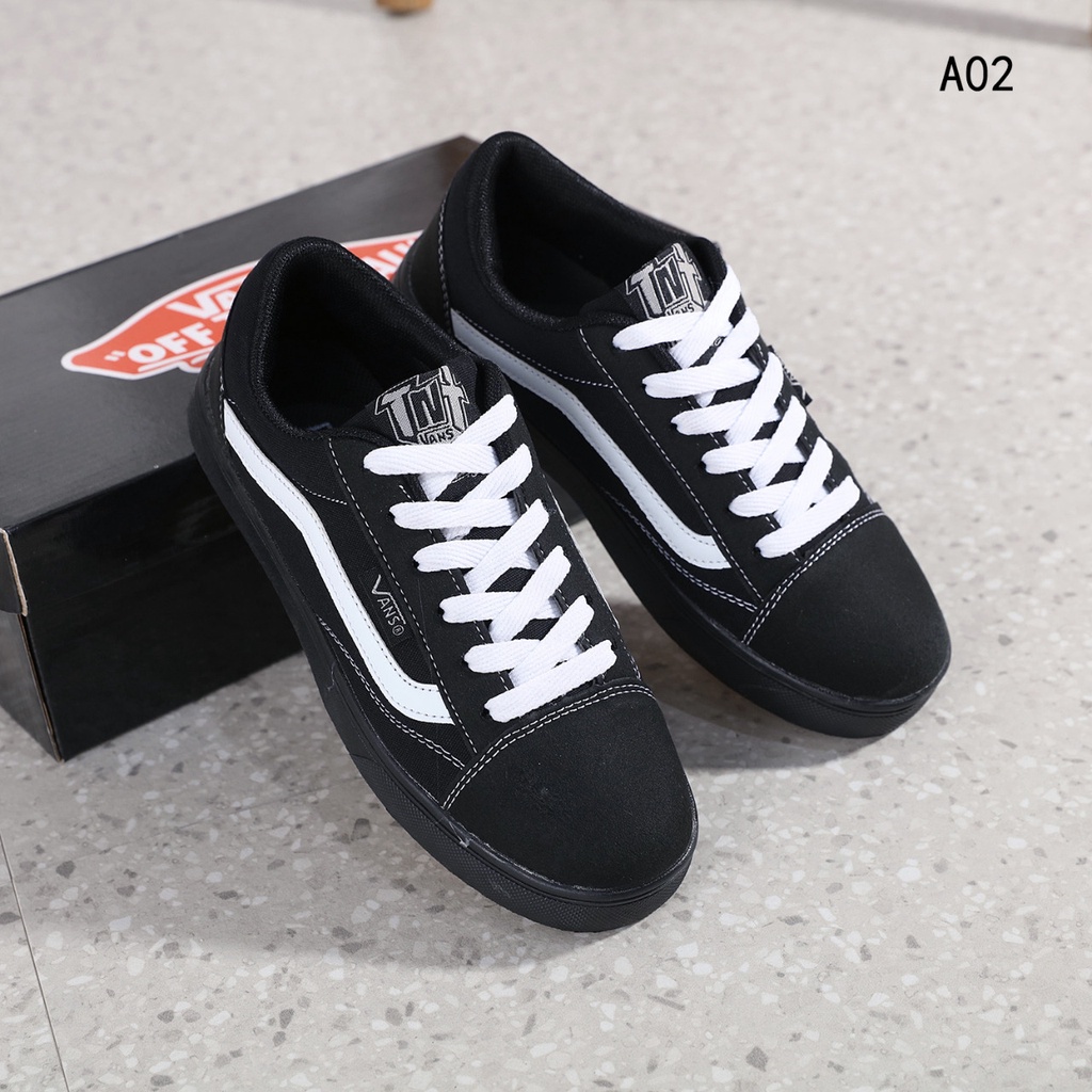 Vans Classic Sneaker A02