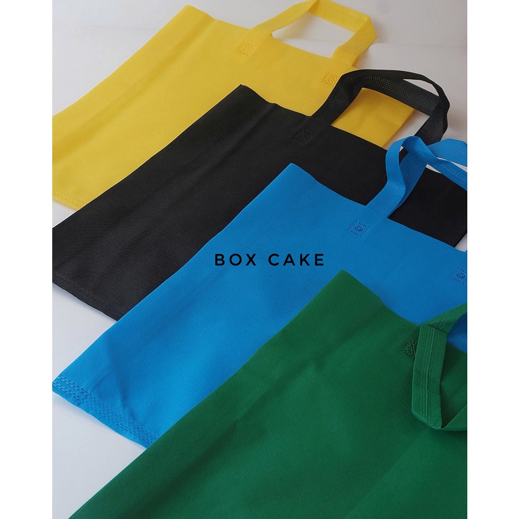 

Sbox Cake ; TAS SPUNBOND UKURAN 38 x 45 BAG HANDLE TALI GOODIE BAG