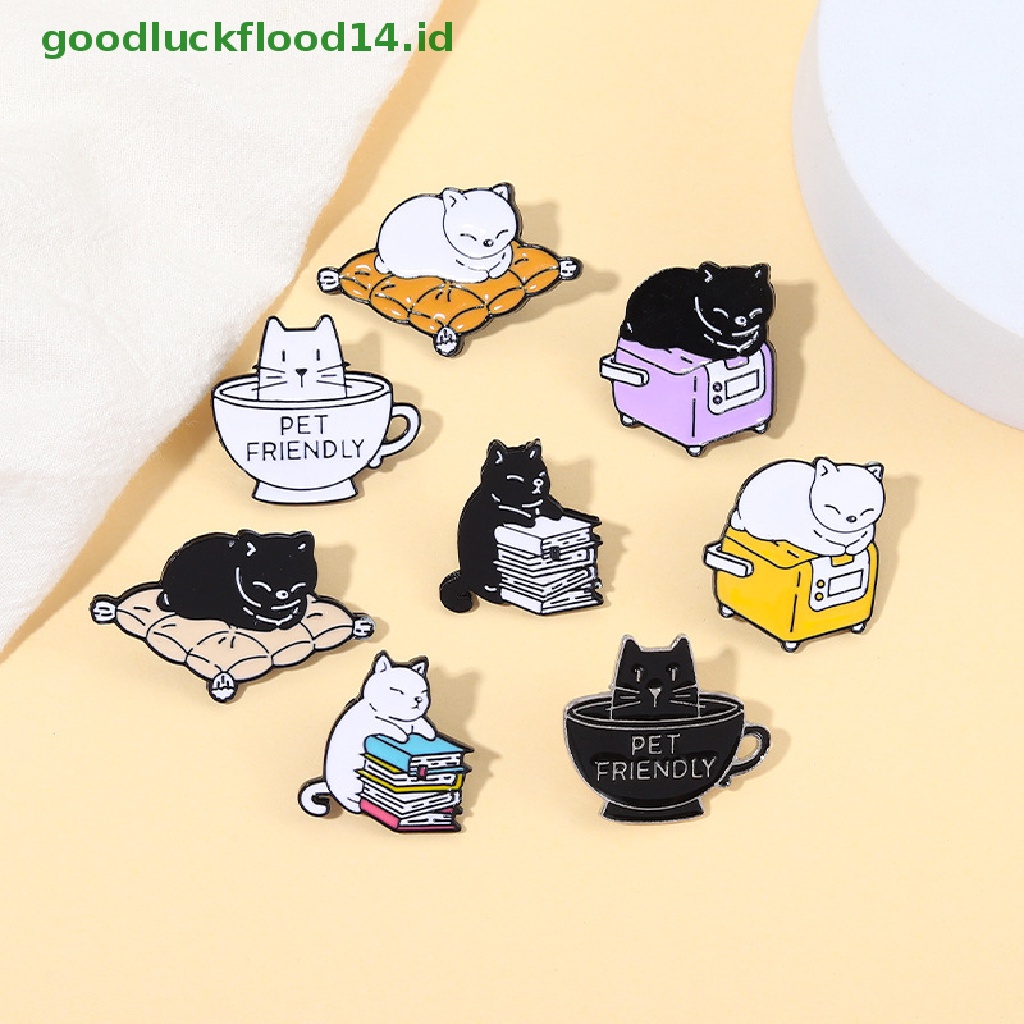 Bros Pin Enamel Bentuk Kartun Kucing Cangkir Teh Warna Hitam Putih Bahan Alloy Metal Untuk Jaket Ransel Wanita