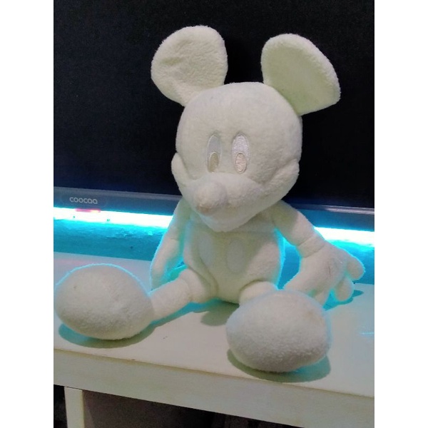 boneka Mickey mouse albino uniqlo ori