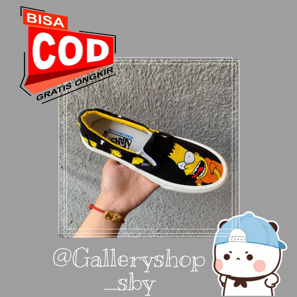 Sepatu Vans The Simpsons Slip On Motif Hitam Kuning sol Putih Sneakers Kets Black White Kado Hadiah Sekolah Kuliah Kerja fashion ootd kekinian Pria Wanita