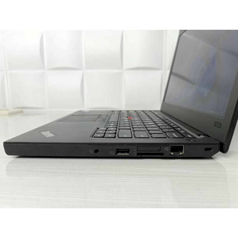 Laptop Lenovo Thinkpad x260 Intel core i7 Gen 6 Ram 8 GB SSD 128 GB Murah Berkualitas