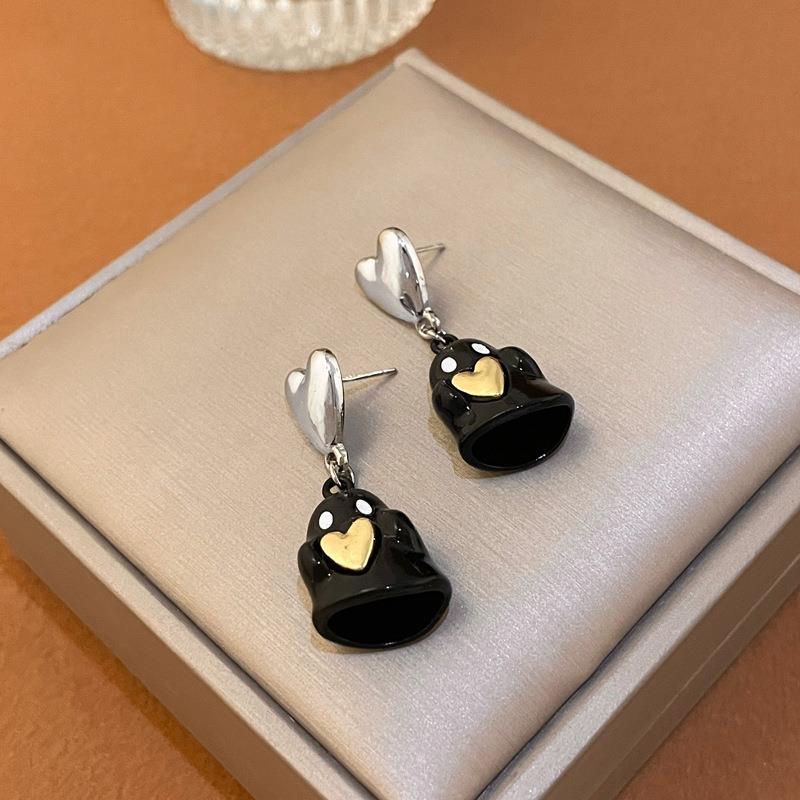 Anting Tusuk Motif Hantu Hati Warna Hitam Ala Korea Untuk Wanita