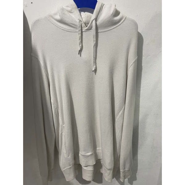 Hodie Putih uniqlo