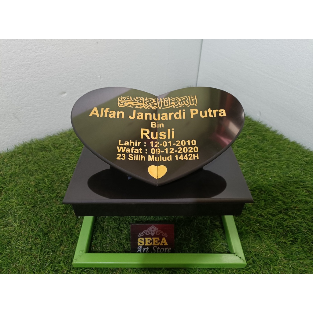 BATU NISAN MAKAM MAESAN DUDUKAN MOTIF LOVE BENTUK FUL GRANIT TILE + PACKING KAYU