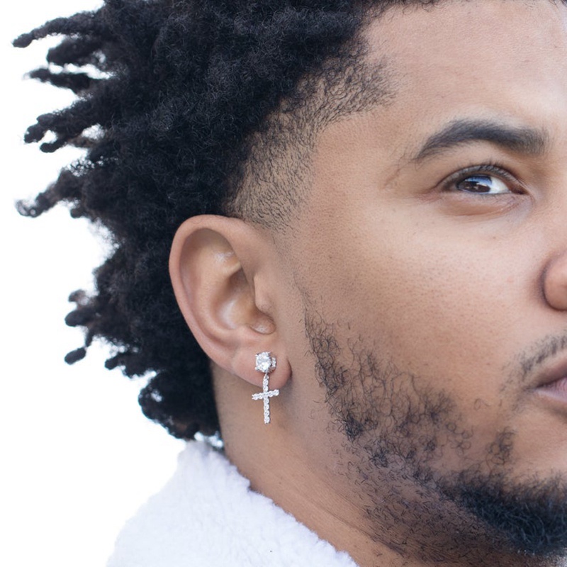 ♞♣♤Punk Warna Emas Cross Stud Anting Anting Hip Hop Putih Glitter Berlian Imitasi Perhiasan Tindik K