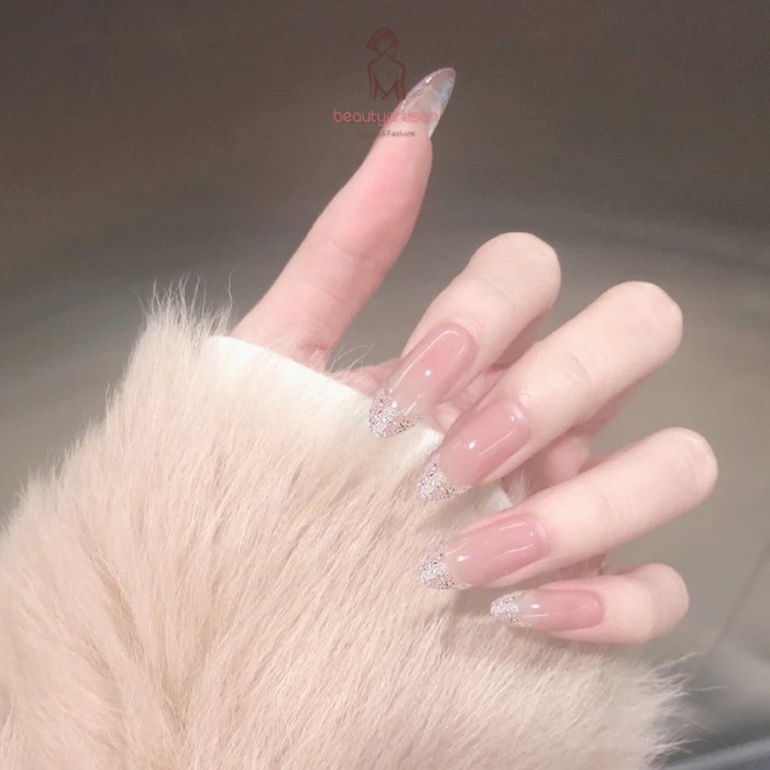 24 Pcs Kuku Palsu Panjang Wearable Warna Pink Untuk Dekorasi Pengantin
