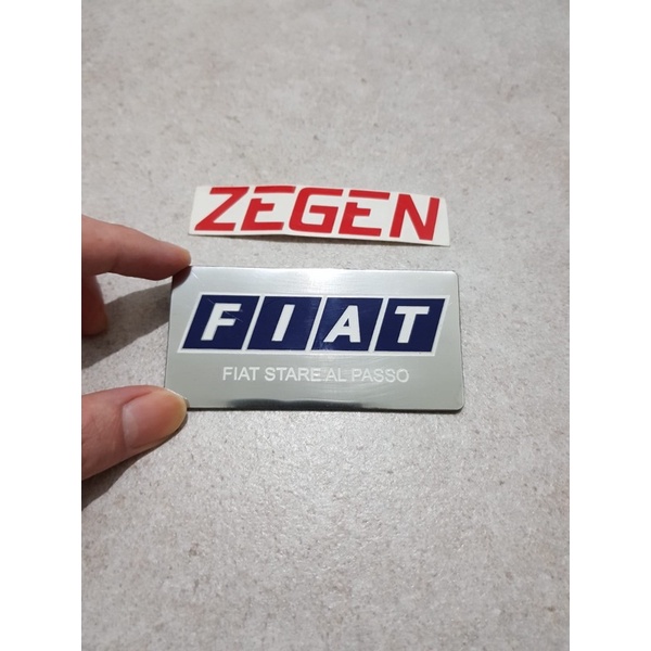 Emblem plat mobil fiat