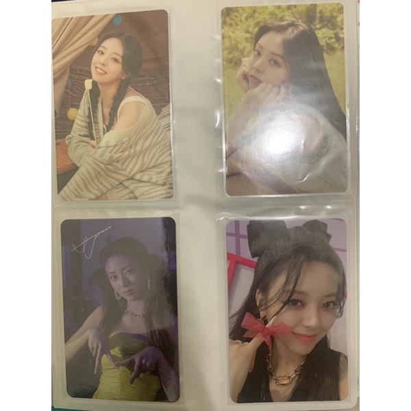 WTS Photocard pc ITZY Yuna Season Greeting 2022, sign wannabe, pinky finger bene
