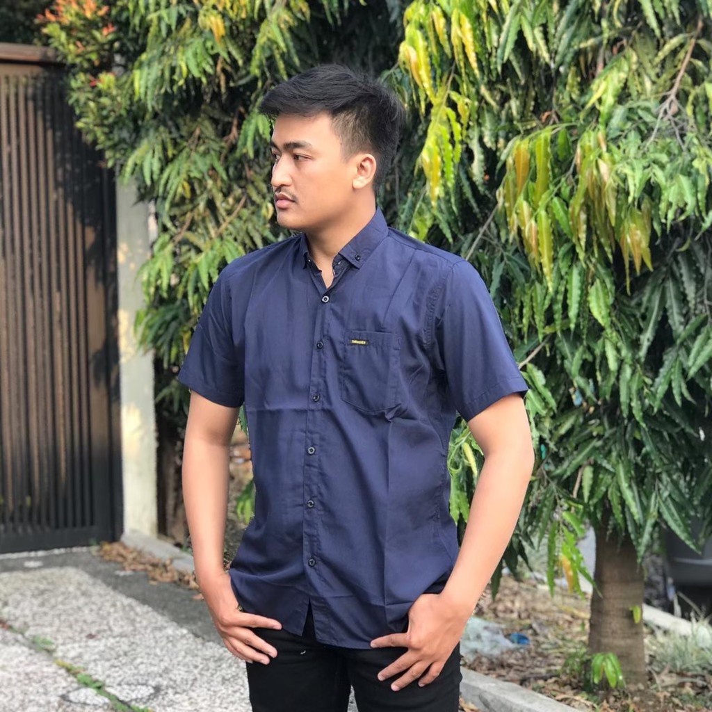 KEMEJA POLOS PRIA LENGAN PENDEK KEMEJA KASUAL PRIA WARNA HIJAU ARMY ABU TUA HITAM PUTIH NAVY MUSTARD