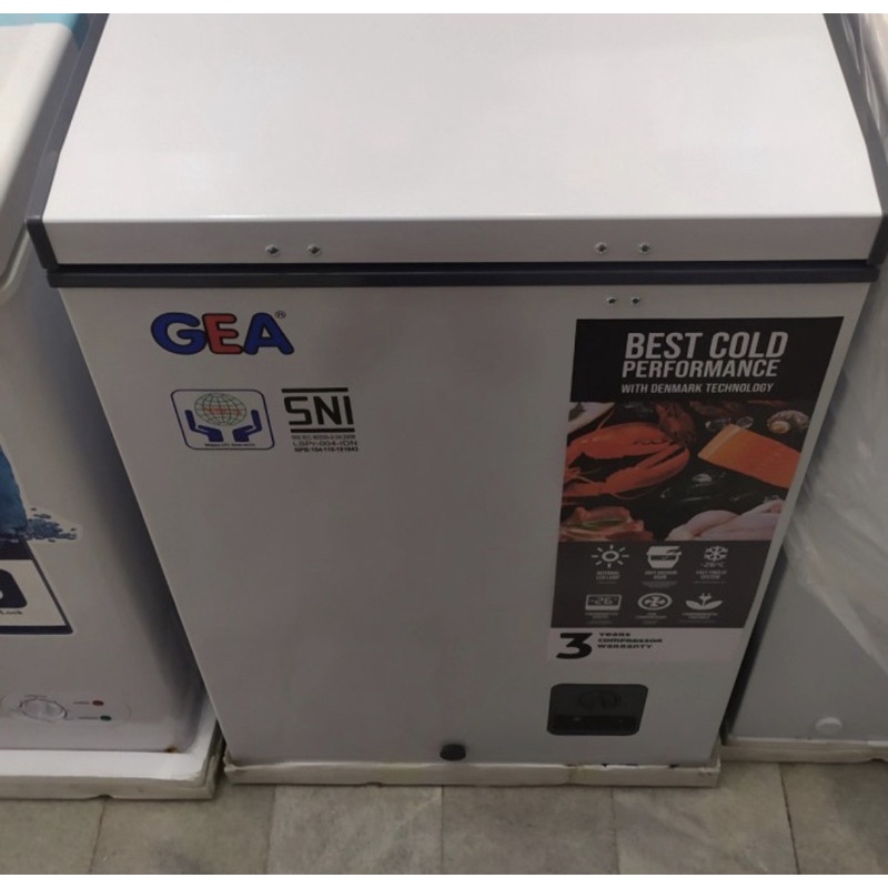 chest freezer / freezer box GEA 100 liter ab 108 r