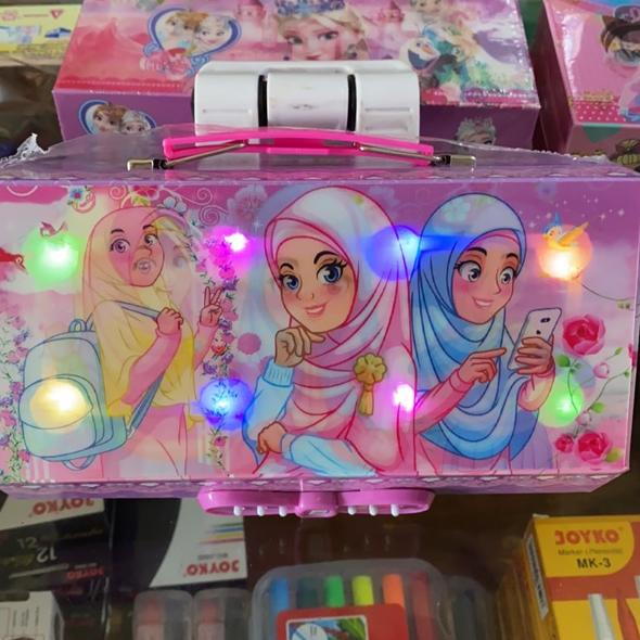 

Idu1U5g--Tempat pensil pencil case kode lampu LED karakter 3 tingkat