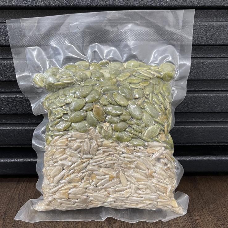 

Buruan Belanja--Mix Seed Raw 250Gram / Mentah ( Pumpkin,Sunflower )