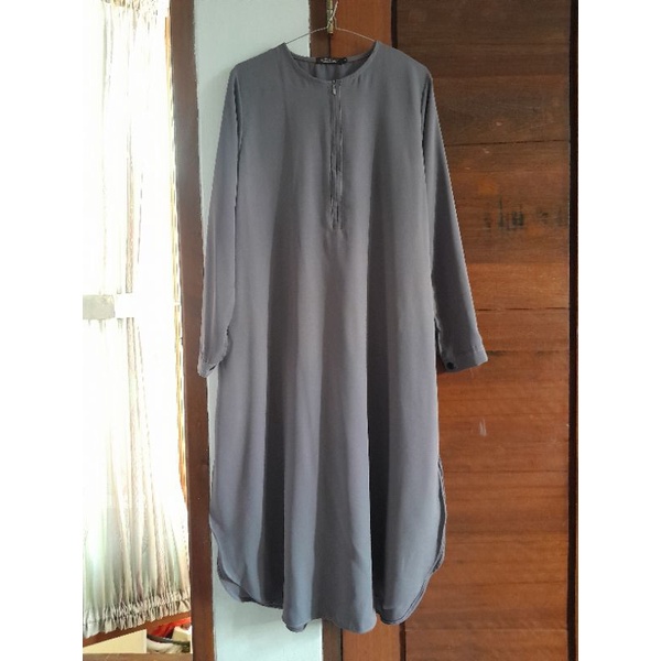 preloved tunik Azmiza Size M warna Grey