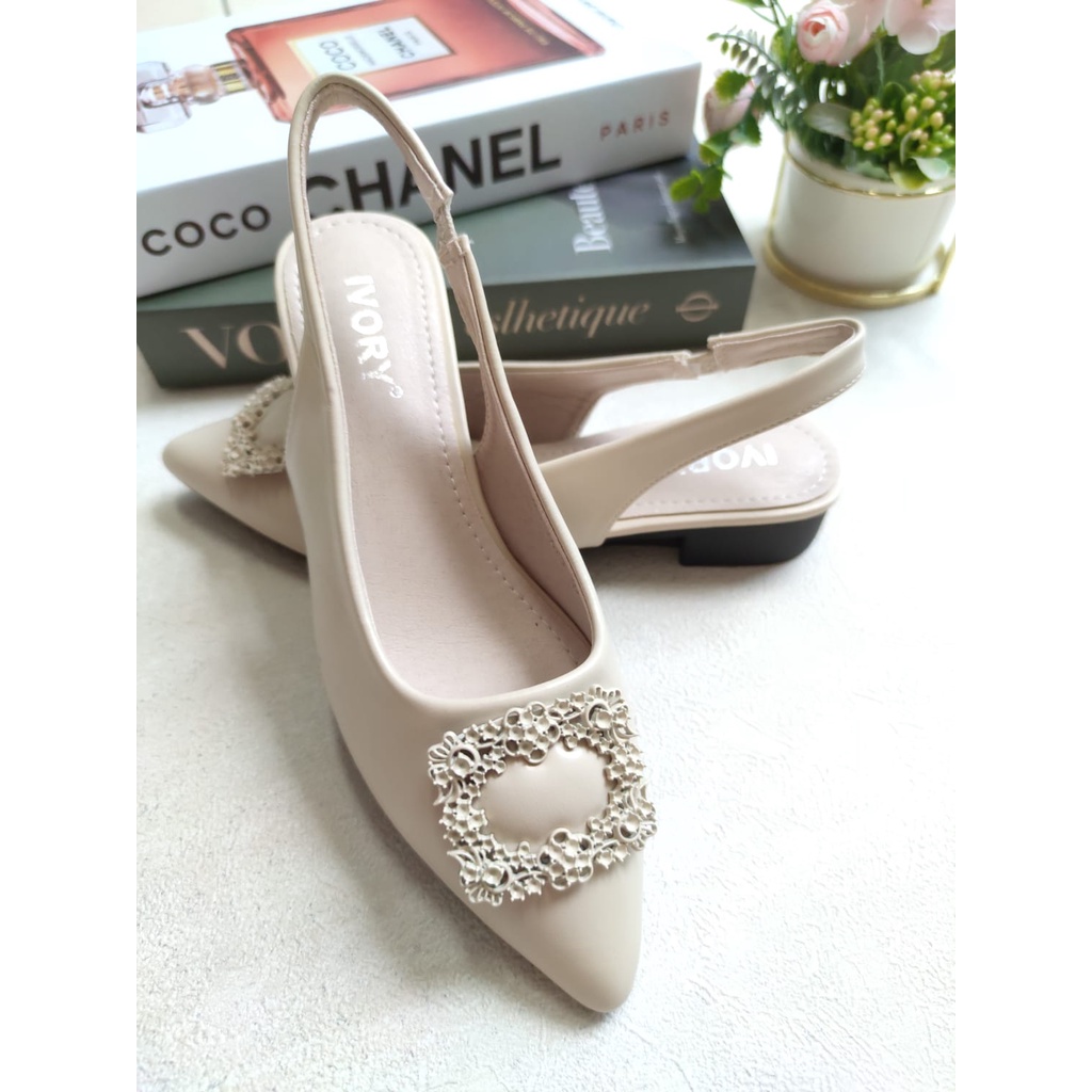 IVORY Sepatu Wanita Tali Belakang Tinggi 2 cm 328-TL75