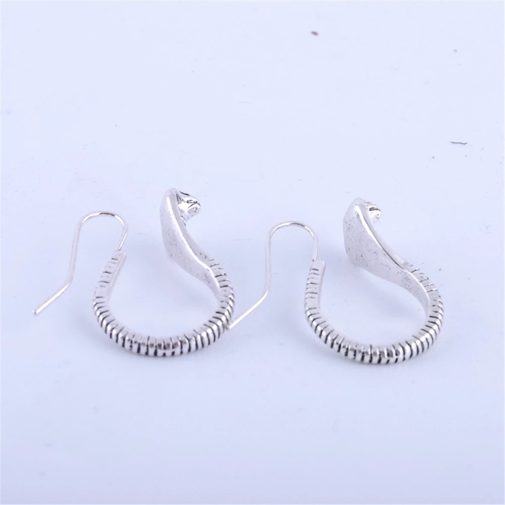 1 Pasang Anting Stud Hias Liontin Ular Kobra Geometris Gaya Vintage Untuk Wanita