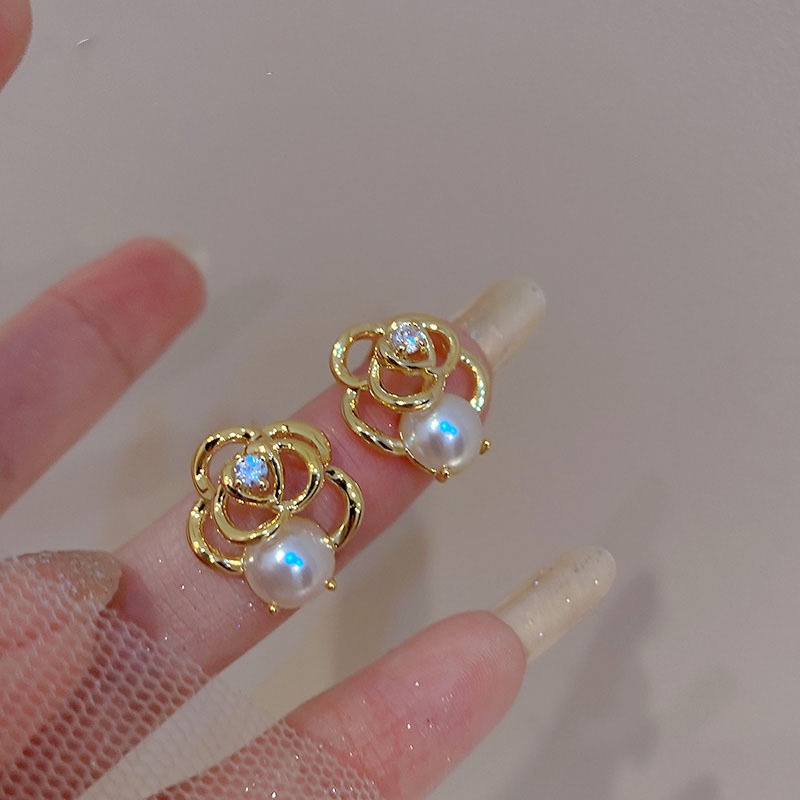 Anting Tusuk Desain Bunga Camellia Hias Mutiara Gaya Koreaperancismewah Untuk Wanita