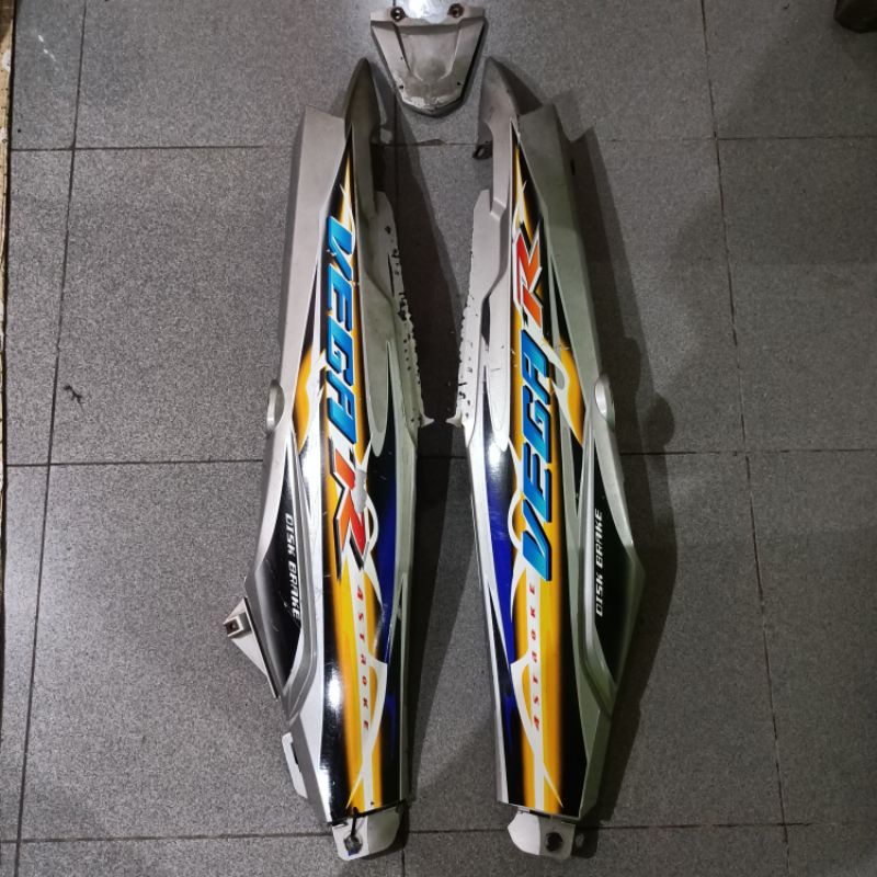 Cover dek body belakang plus sambungan Yamaha Vega R New Original copotan