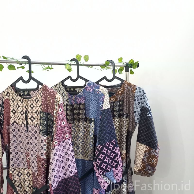 Gamis Kotak nyatu Rok Plisket by GRATIAS