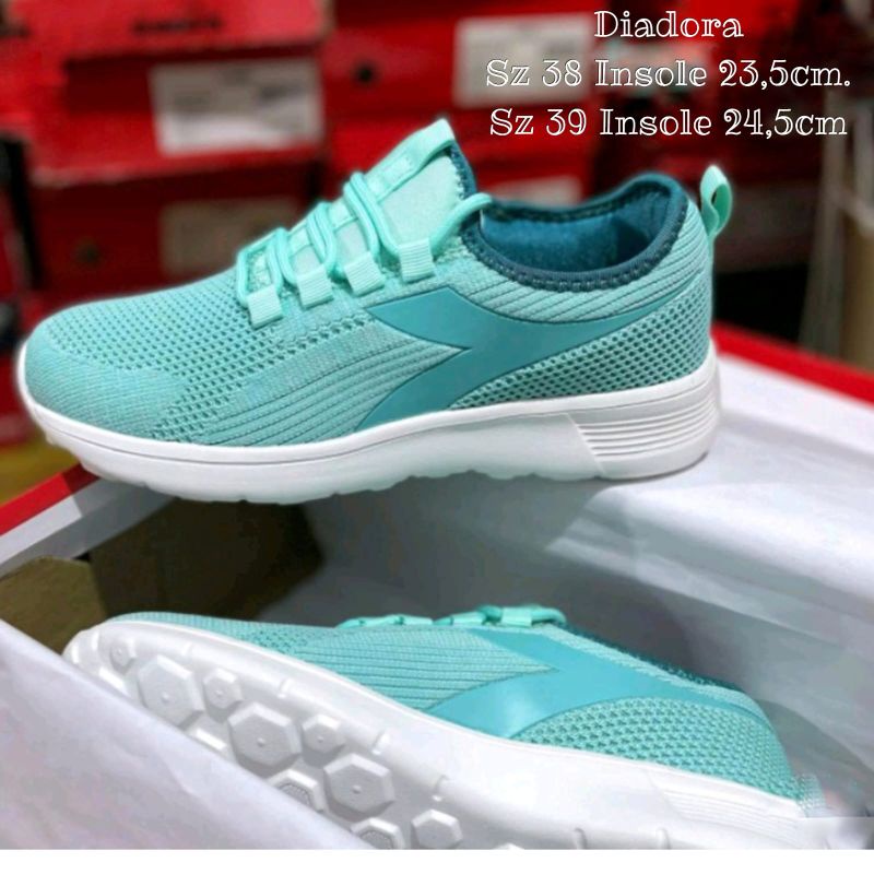 Sepatu Sport Wanita Hijau Branded Diadora